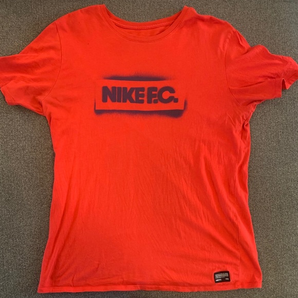 Nike T Shirt - Picture 1 of 2